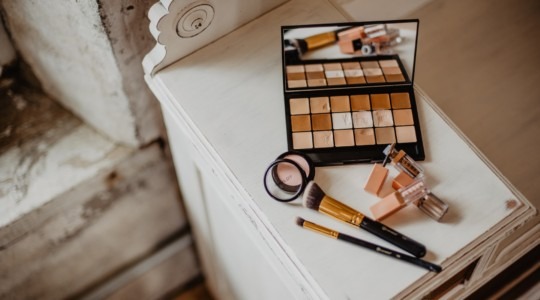 Cam Makyaj Masası — Makyaj Organizer