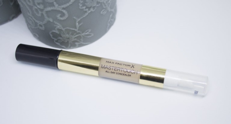 Max Factor Mastertouch All Day Concealer Goz Alti Kapaticisi