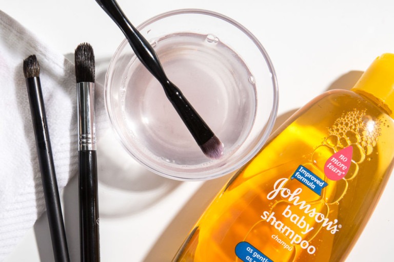 Makyaj Fircalari Nasil Temizlenir