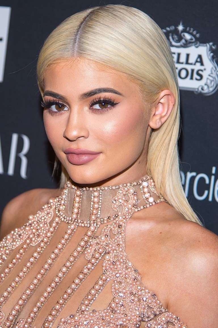 Platin Sac Rengi Kimlere Yakisir