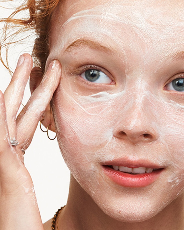 Temizleme Sutu Nedir En Iyi 8 Makyaj Temizleme Sutu