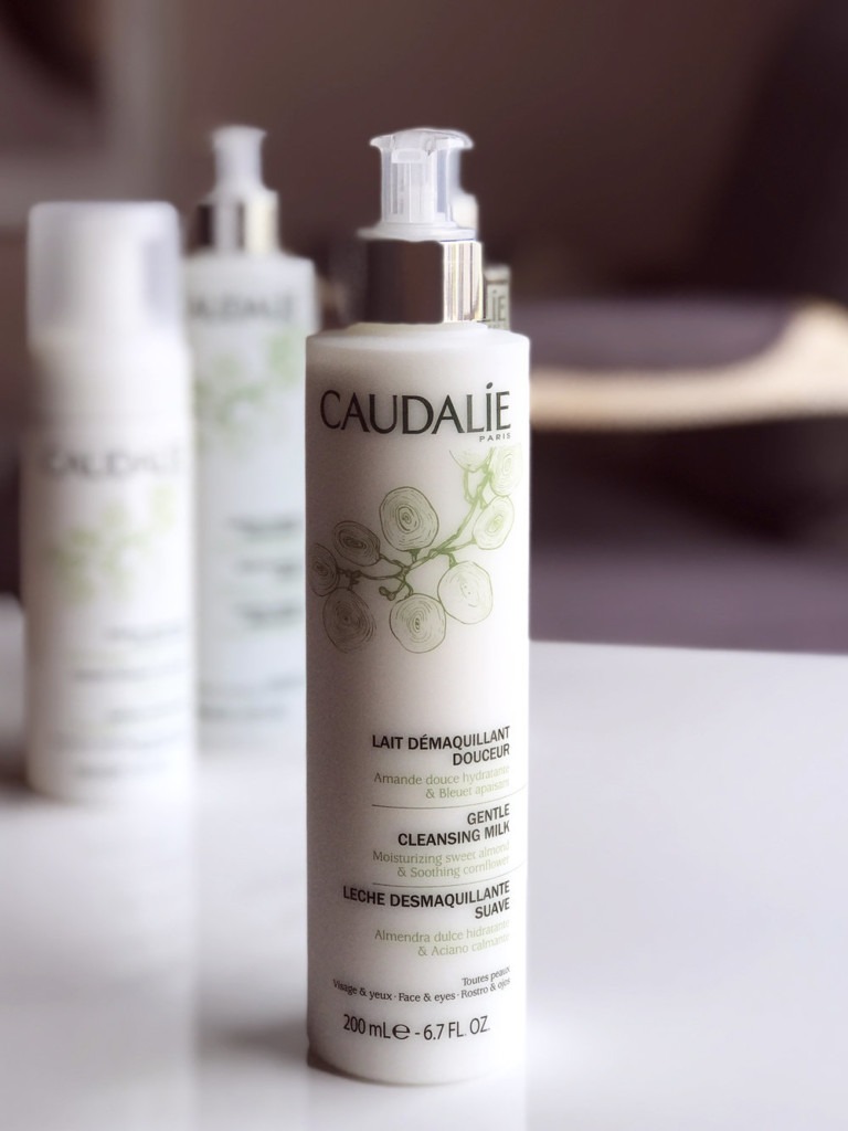 Temizleme Sutu Nedir En Iyi 8 Makyaj Temizleme Sutu