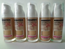 Maybelline Affinitone 24h Fondöten
